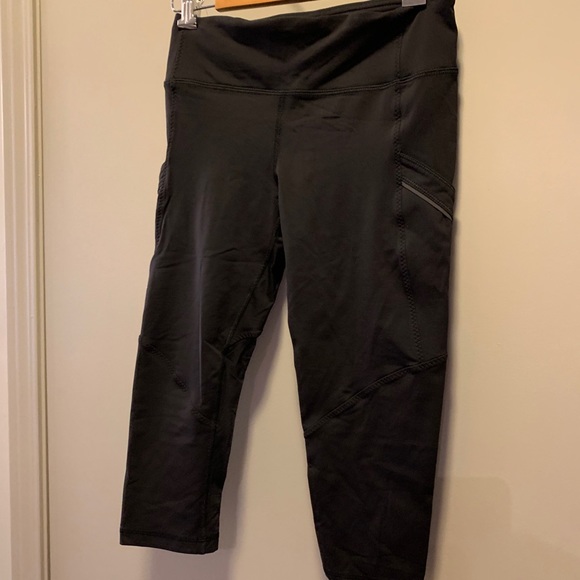 lululemon athletica Pants - LuluLemon Black Crop Leggings With Side Pockets